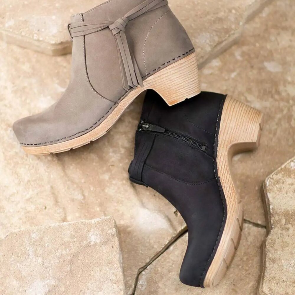Dansko Markie black nubuck ankle boot clog, sz 38/7.5-8